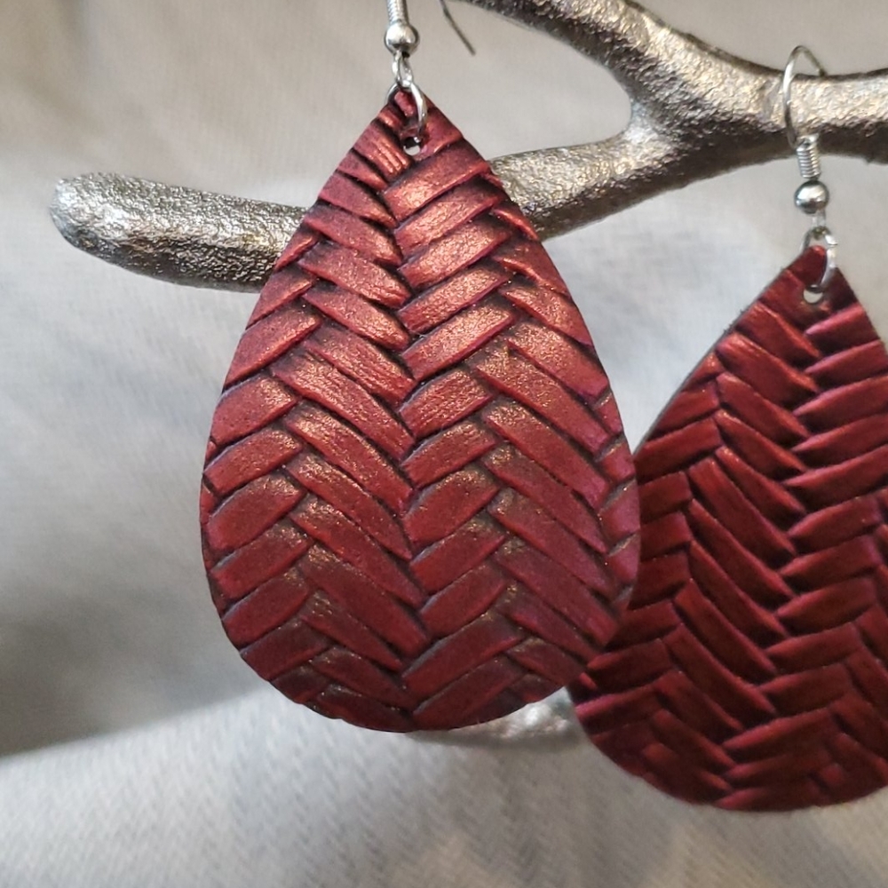 Fun leather earrings - Picture 2 of 2